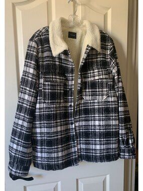 PacSun Black & White Plaid Sherpa-Lined Jacket With Button Front Closure - XL